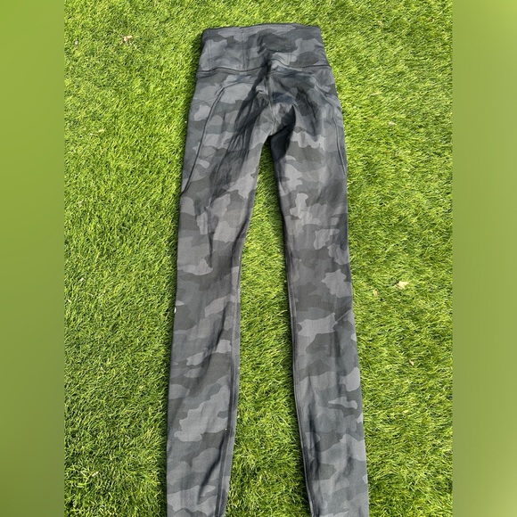 Fast and Free High-Rise Thermal Tight 28” - Picture 2 of 2